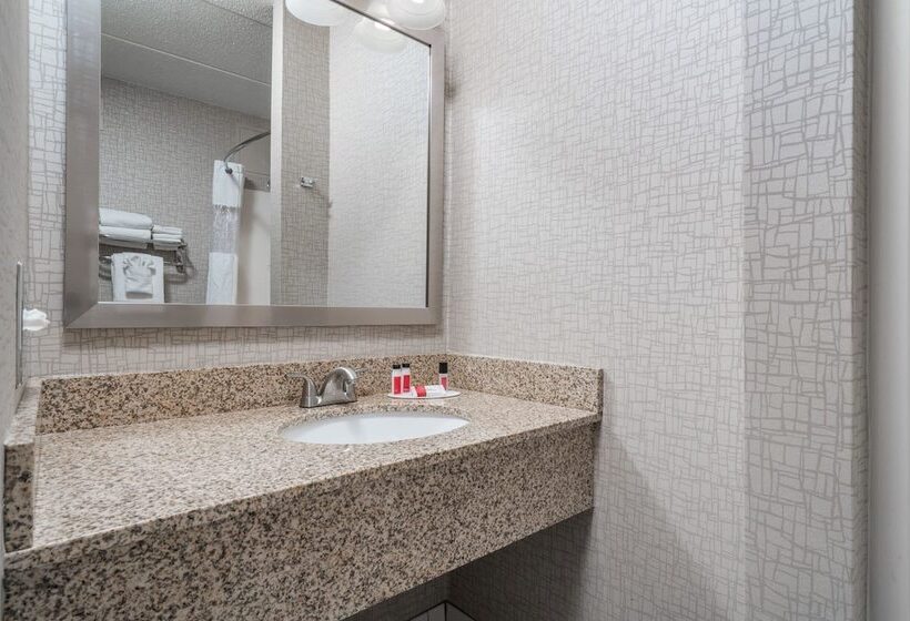 Номер Стандарт 2 Двуспальные Кровати, Days Hotel By Wyndham University Ave Se