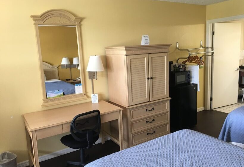 غرفه قياسيه سريرين مزدوجين, Days Inn By Wyndham Madison