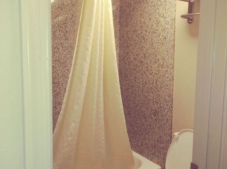 带2个双人床的标准工作室, Econo Lodge