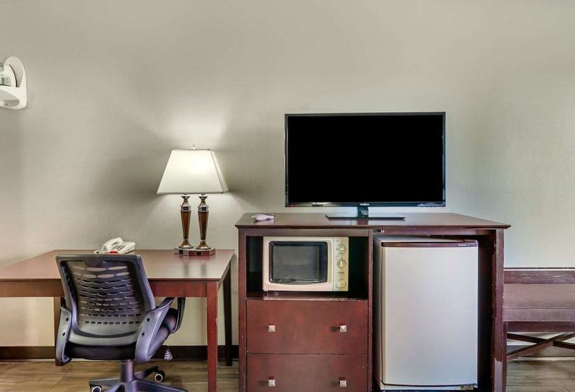 带2个双人床的标准工作室, Econo Lodge