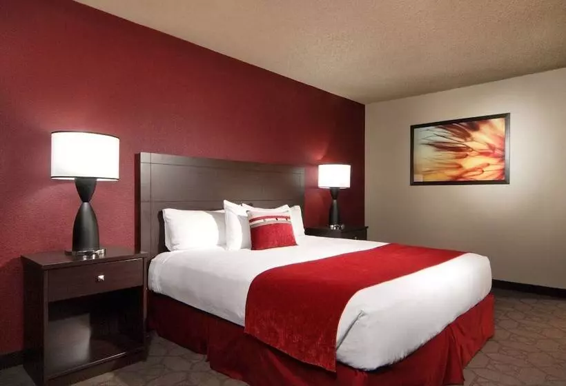 اتاق استاندارد با چشم‌انداز استخر, Edgewater Hotel & Casino Resort