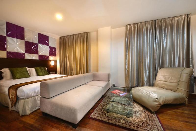 חדר סטנדרט עם מיטת קינג, Edgewater Hotel & Casino Resort