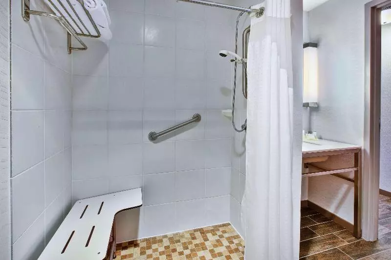 اتاق استاندارد با تخت بزرگ, Edgewater Hotel & Casino Resort