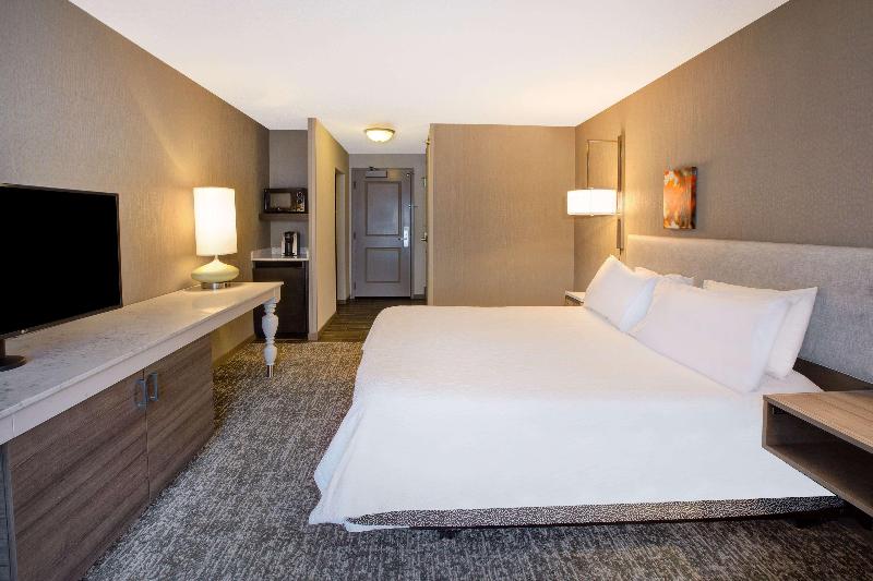 חדר סטנדרט עם מיטת קינג, Edgewater Hotel & Casino Resort