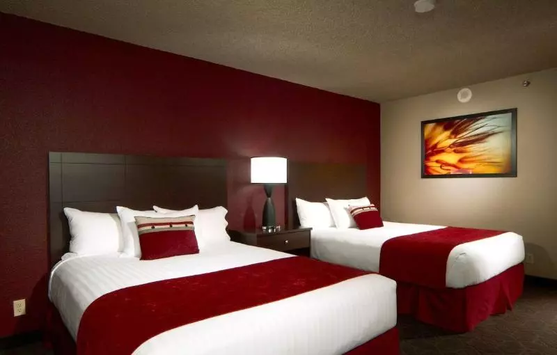 اتاق استاندارد با چشم‌انداز استخر, Edgewater Hotel & Casino Resort