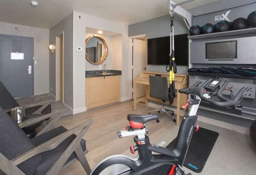 キングサイズベッドのスイートルーム, Embassy Suites By Hilton Austin Downtown South Congress