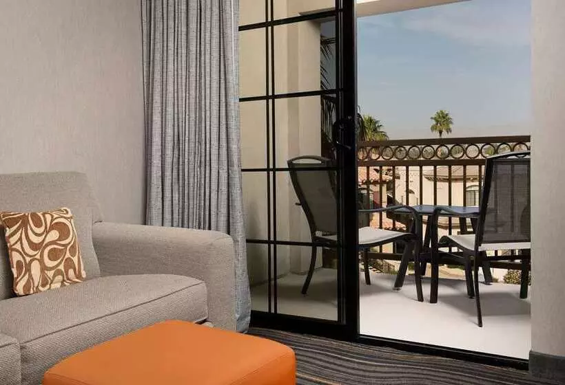 سوییت, Embassy Suites By Hilton Chicago Schaumburg Woodfield