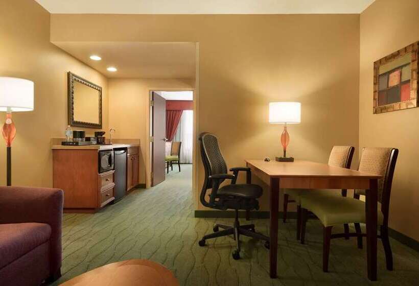 Люкс, Embassy Suites By Hilton Greensboro Airport