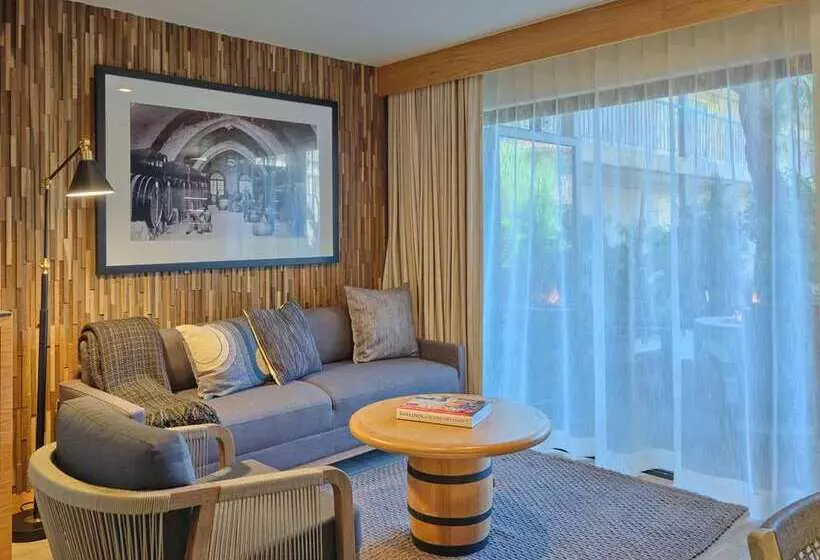 اتاق اجرایی با تخت بزرگ, Embassy Suites By Hilton Napa Valley
