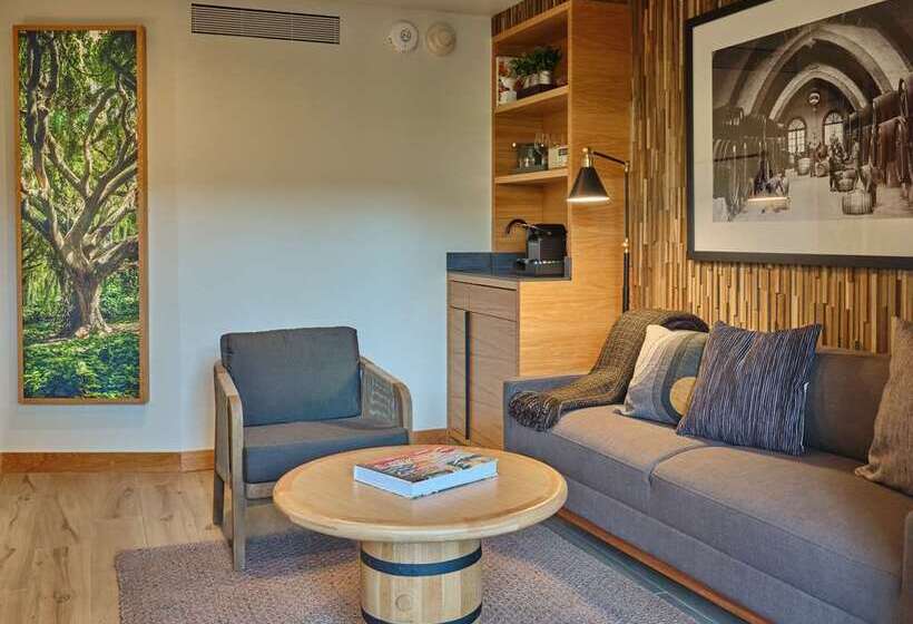 이그제큐티브 룸 킹사이즈 침대, Embassy Suites By Hilton Napa Valley