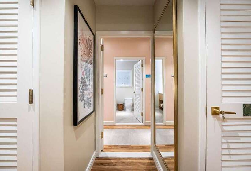 חדר סטנדרט עם מיטת קינג, Embassy Suites By Hilton Santa Ana Orange County Airport