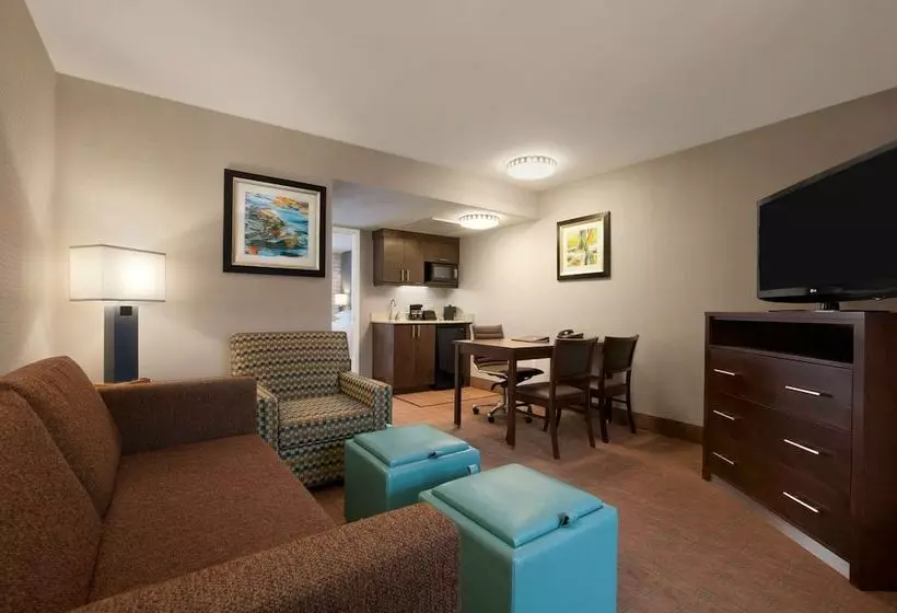 سوئیت برای معلولان, Embassy Suites Corpus Christi