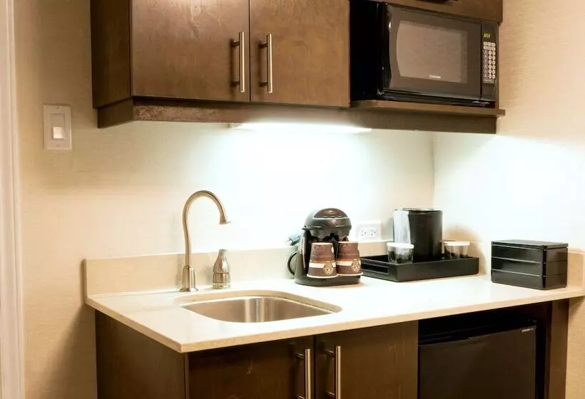 سوئیت پریمیوم, Embassy Suites Corpus Christi