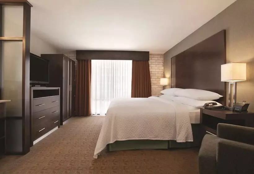 سوئیت پریمیوم, Embassy Suites Corpus Christi