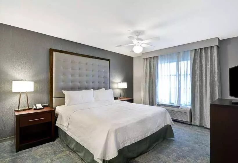 اتاق استاندارد, Embassy Suites Corpus Christi