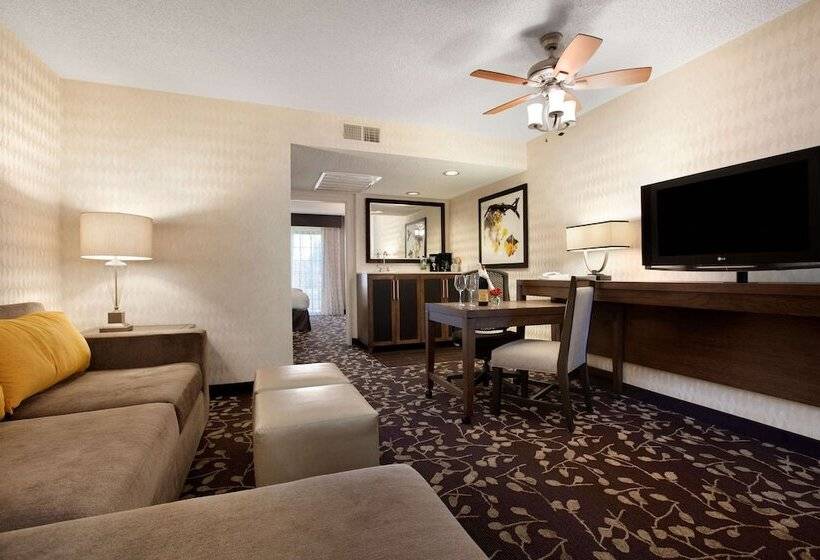 스위트 킹사이즈 침대, Embassy Suites By Hilton Napa Valley