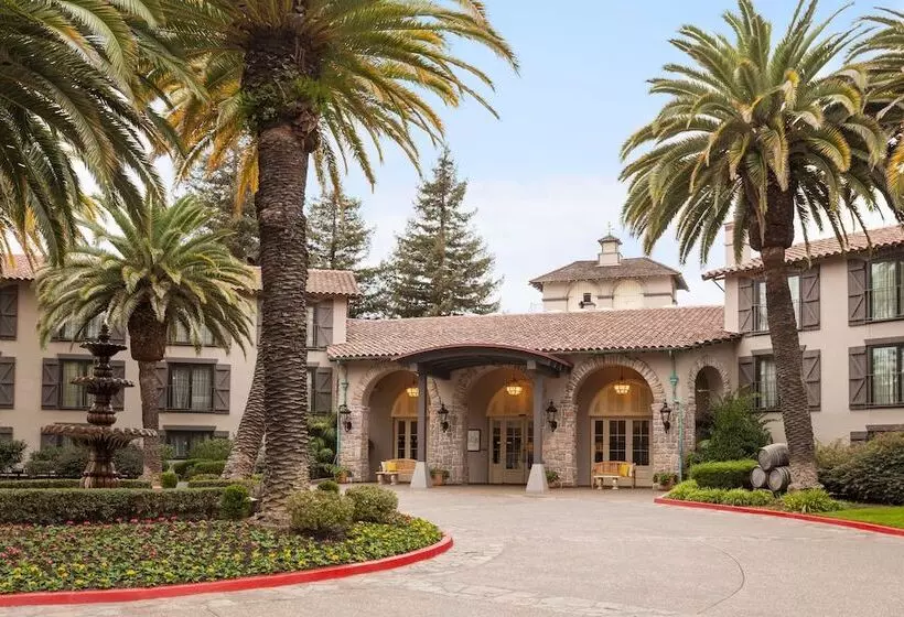سوییت اجرایی, Embassy Suites By Hilton Napa Valley