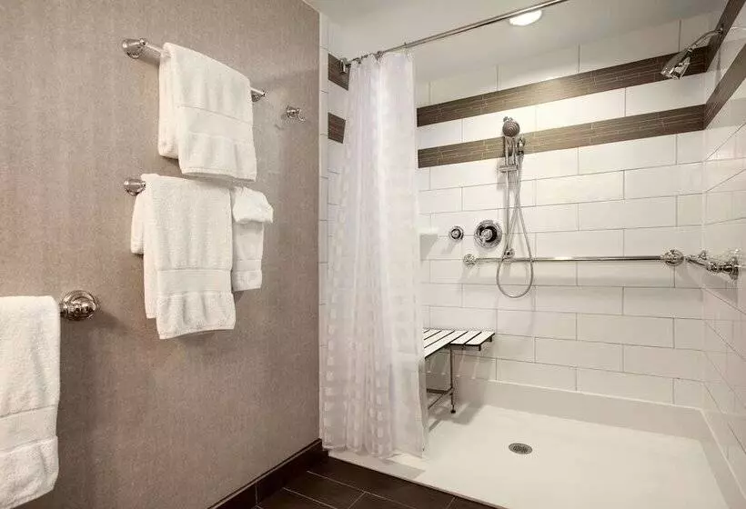 سوئیت برای معلولان, Embassy Suites By Hilton Napa Valley