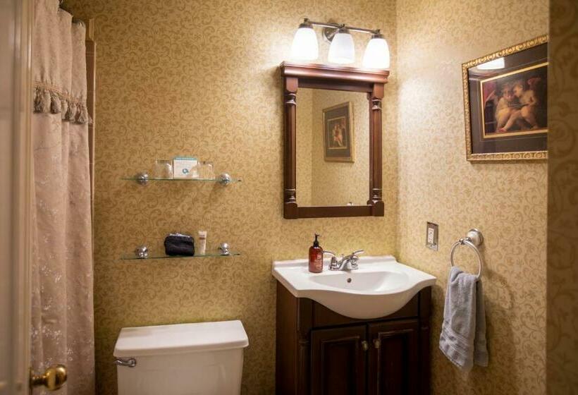 غرفة قياسية سرير كينج, Foley House Inn