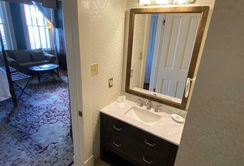 غرفة قياسية سرير كينج, Foley House Inn