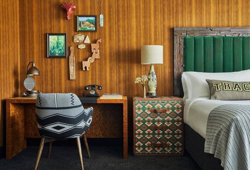 スイート, Graduate By Hilton Eugene