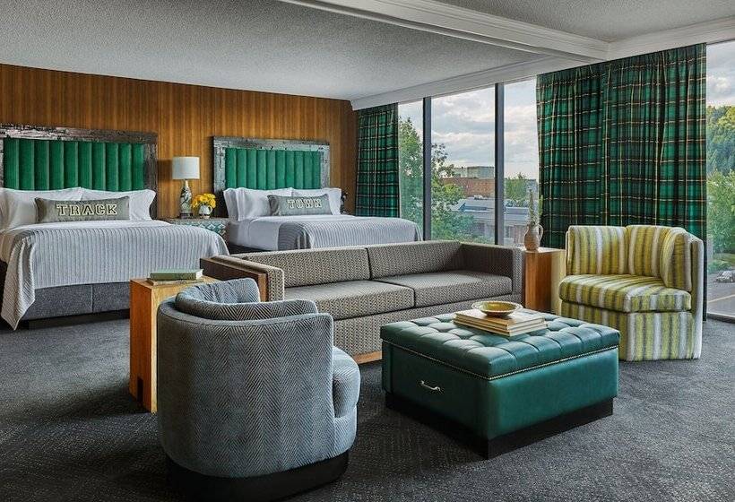 スイート, Graduate By Hilton Eugene