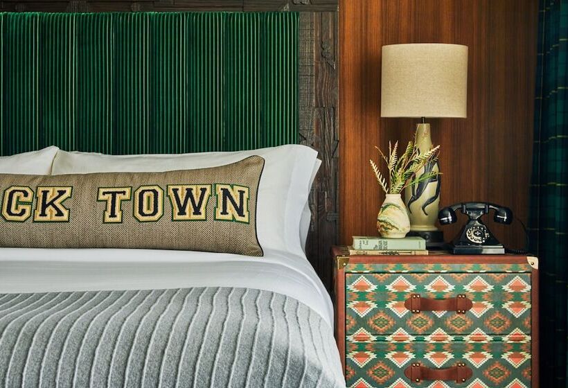 スイート, Graduate By Hilton Eugene