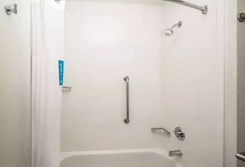 اتاق استاندارد, Hampton Inn Newark Airport