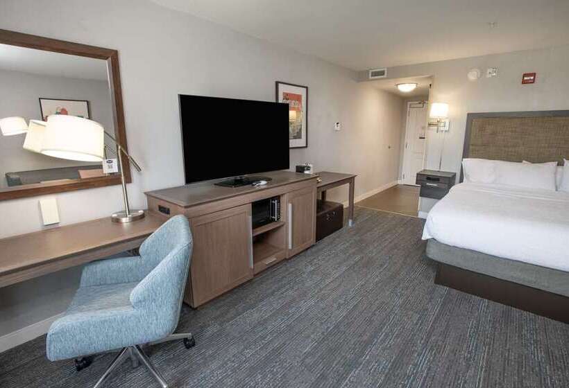 스탠다드 룸, Hampton Inn Newark Airport
