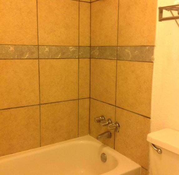 اتاق استاندارد با 2 تخت دوبل, Houston Inn And Suites