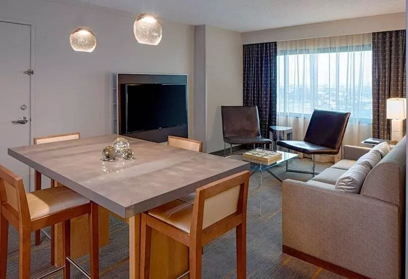 سوییت اجرایی, Hyatt Regency Santa Clara