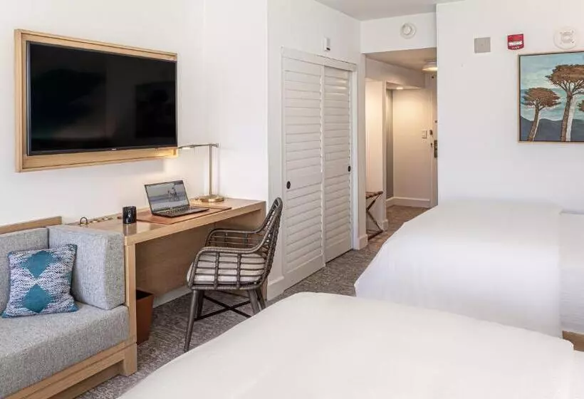Standard-invahuone, Portola Hotel & Spa