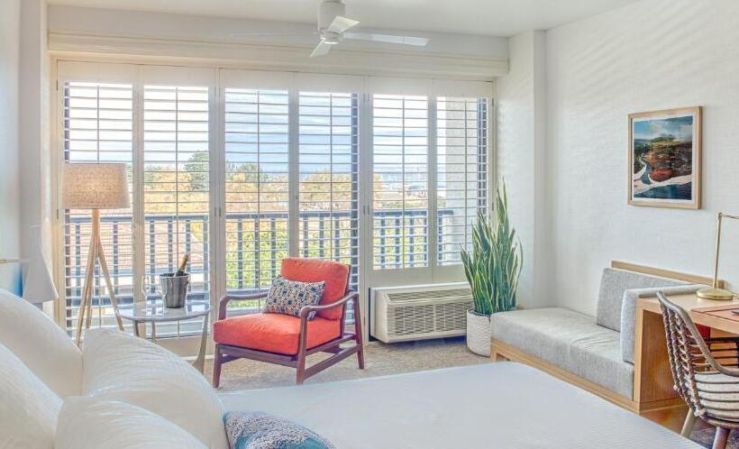 غرفة قياسية سرير كينج, Portola Hotel & Spa