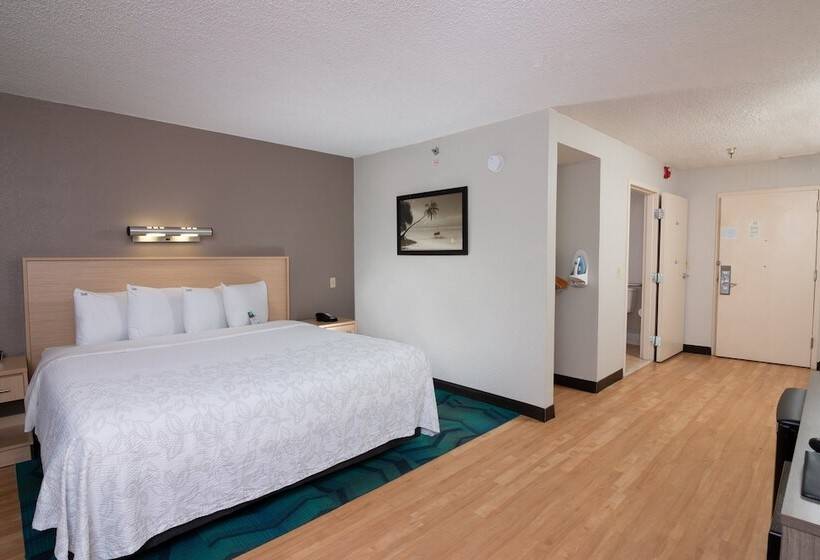 プレミアムルーム, Red Roof Plus Miami Airport