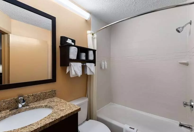 Standard-huone 2 Parivuodetta, Super 8 By Wyndham Myrtle Beach/market Common Area