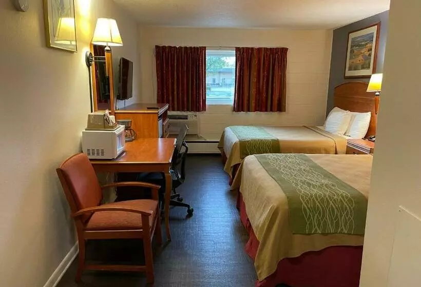 اتاق استاندارد, Village Inn Green Bay