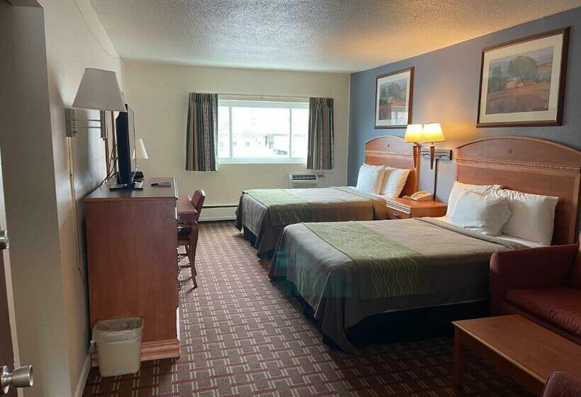 غرفة قياسية, Village Inn Green Bay