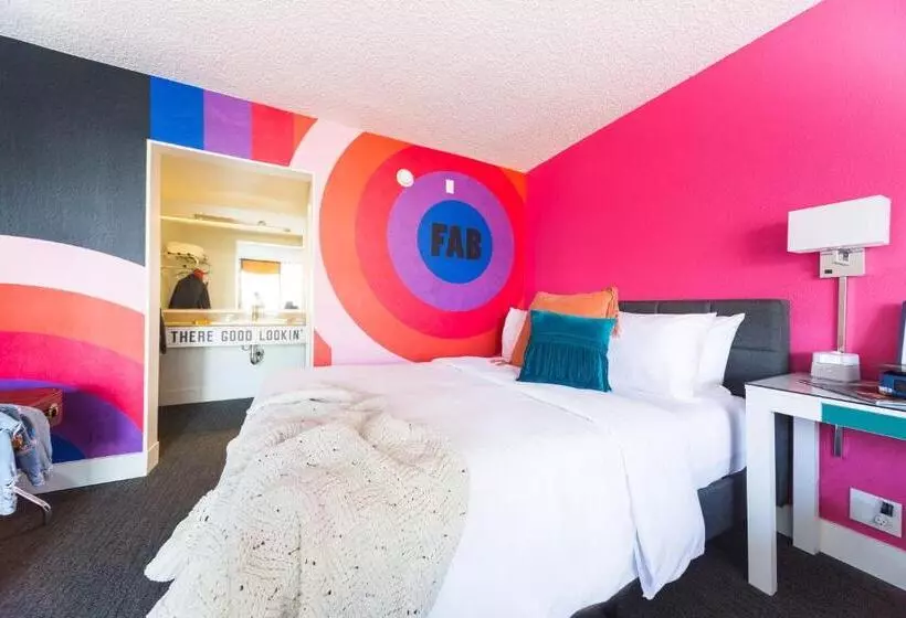 اتاق سوپریور, Rambler Motel