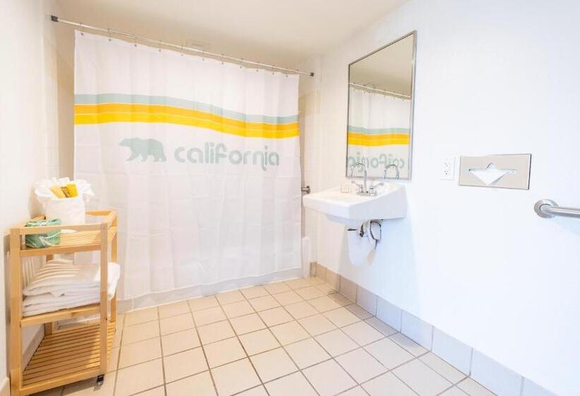 适合残疾人士使用的带超级大床的标准间, Rambler Motel