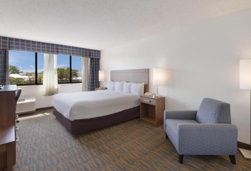 Номер Стандарт Кровать Кинг Адаптированный для Инвалидов, Clarion Hotel Concord Walnut Creek