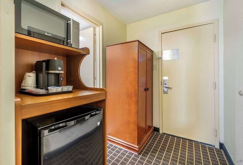 스탠다드 룸 더블 침대 2개, Best Western Plus Bridgeport Inn