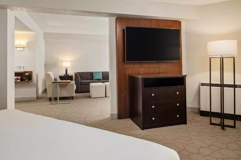 キングサイズベッドのエクゼクティブルーム, Delta Hotels By Marriott Minneapolis Northeast