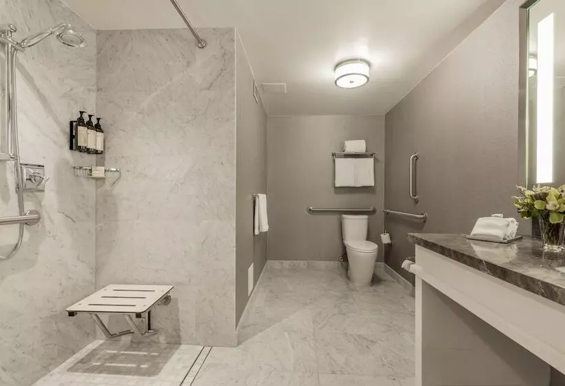 Deluxe-huone Soveltuu Liikuntarajoitteisille, Fairmont Olympic