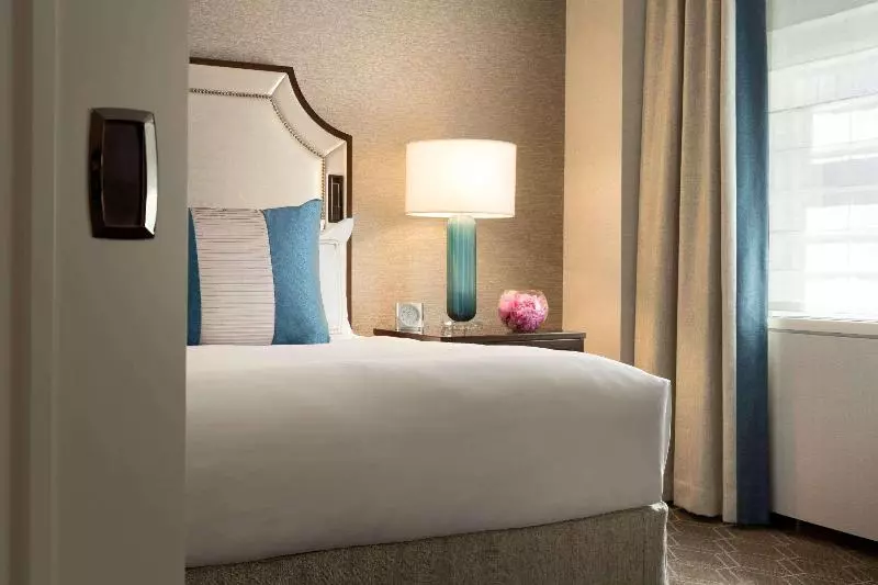 キングサイズベッドのスイートルーム, Fairmont Olympic