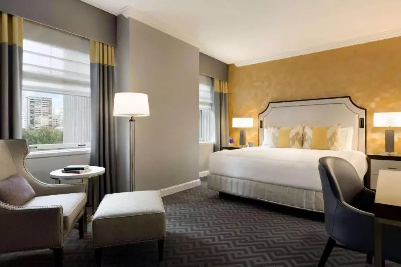 キングサイズベッドのスタンダードルーム, Fairmont Olympic