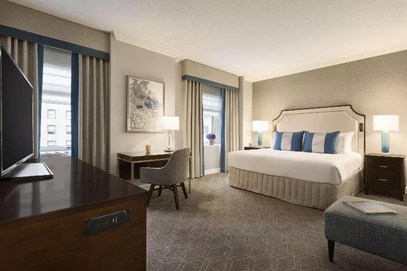 キングサイズベッドのデラックスルーム, Fairmont Olympic