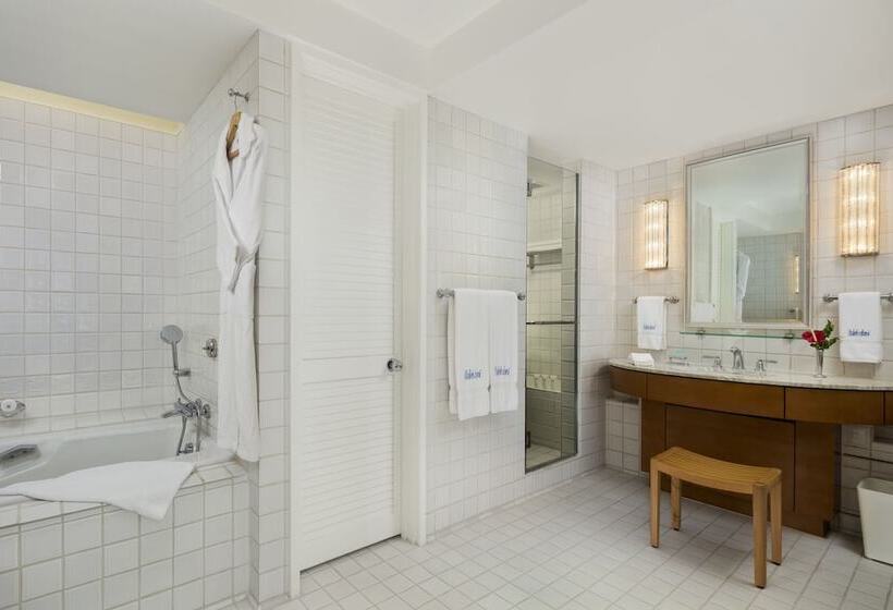 Люкс, Halekulani