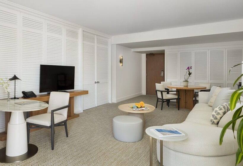 Люкс, Halekulani