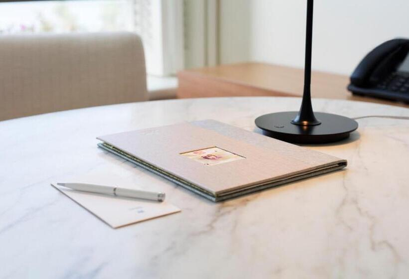 Полулюкс Кровать Кинг, Halekulani