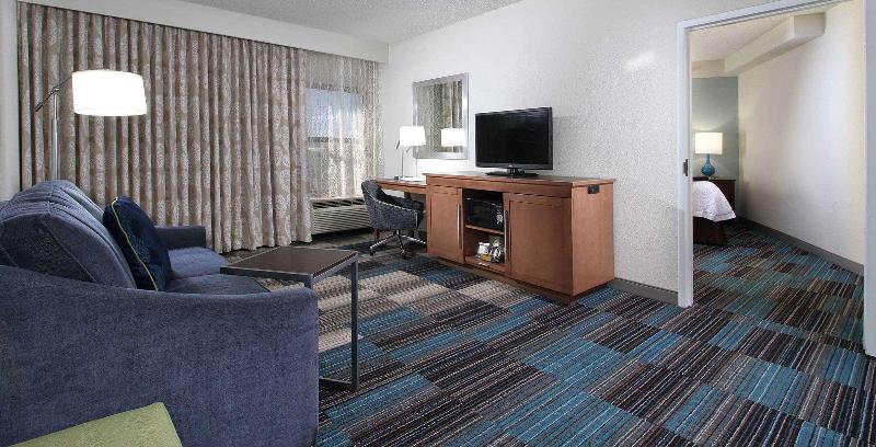 سوئیت با تخت بزرگ, Hampton Inn Tucsonairport